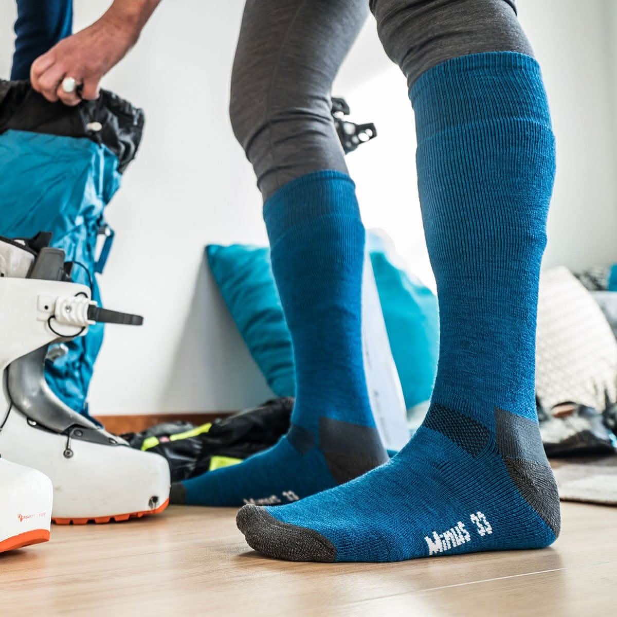 Lightweight Wool Ski Sock - Over the Calf Socks